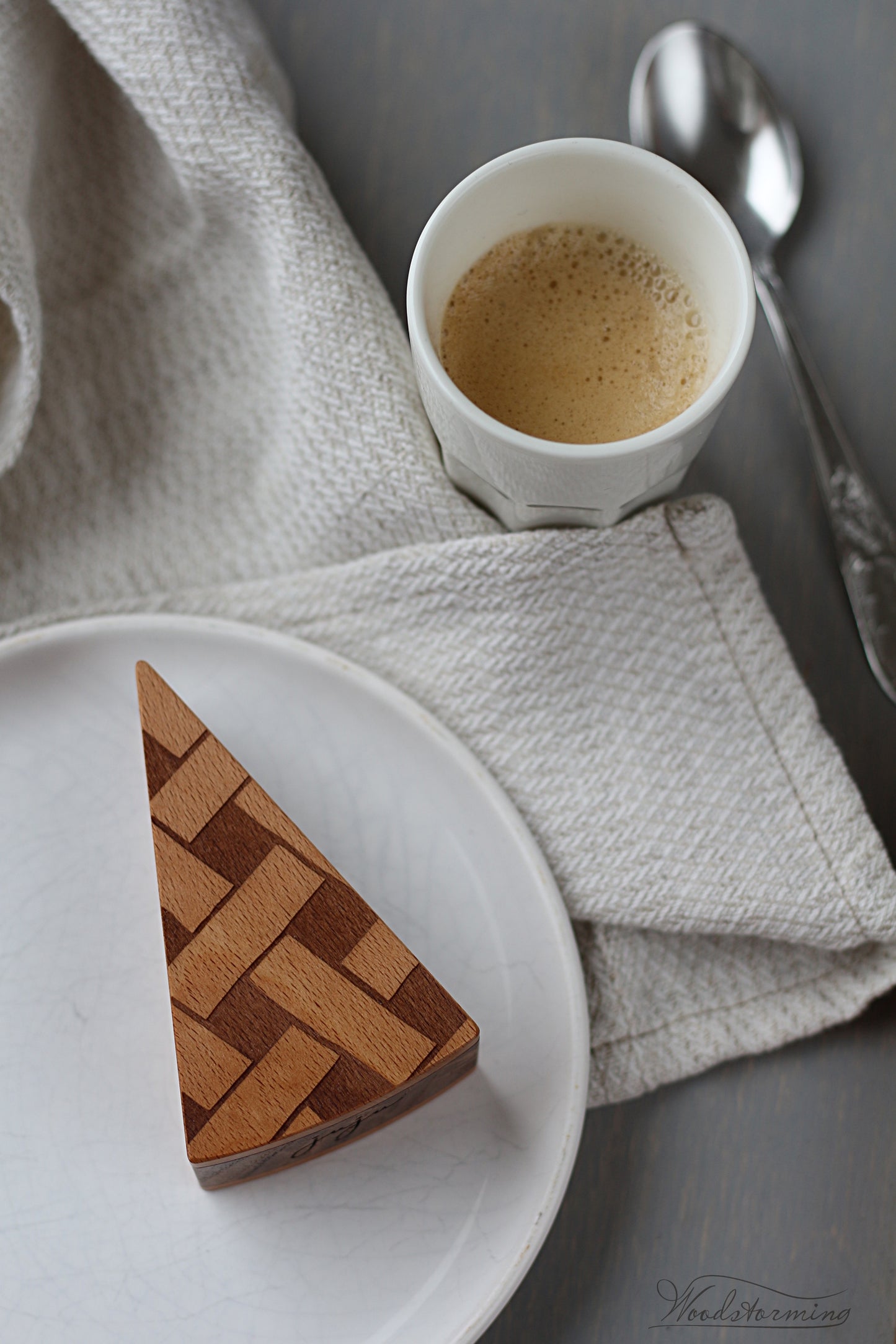 Pie shape ring box with secret drawer
