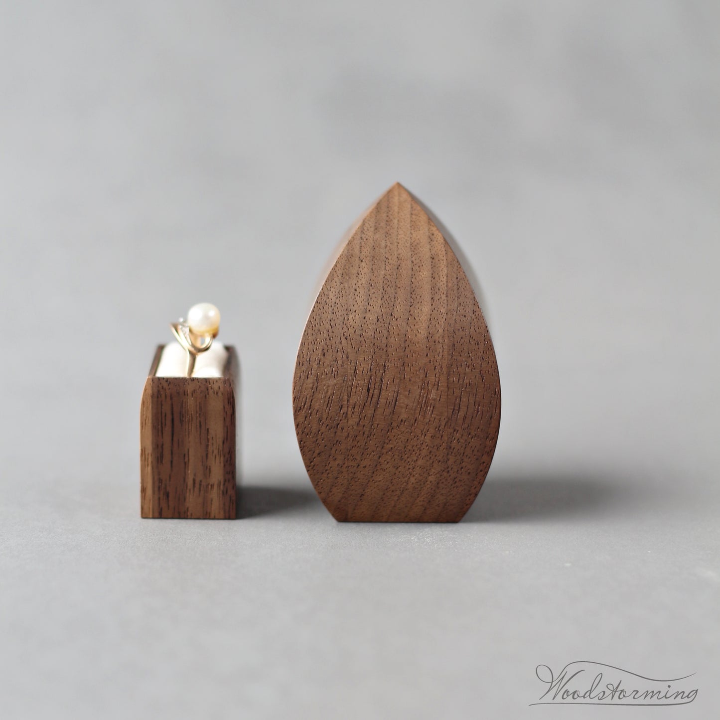 Unique engagement ring box - flower bud
