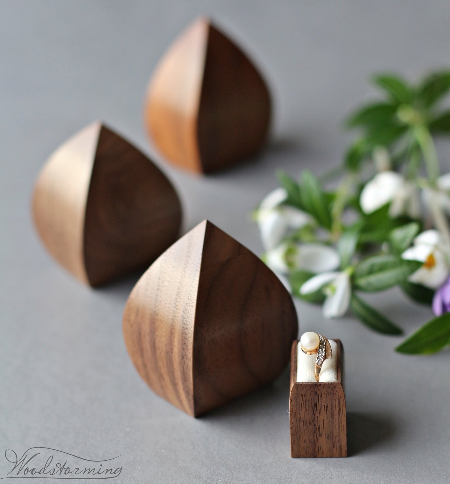 Unique engagement ring box - flower bud