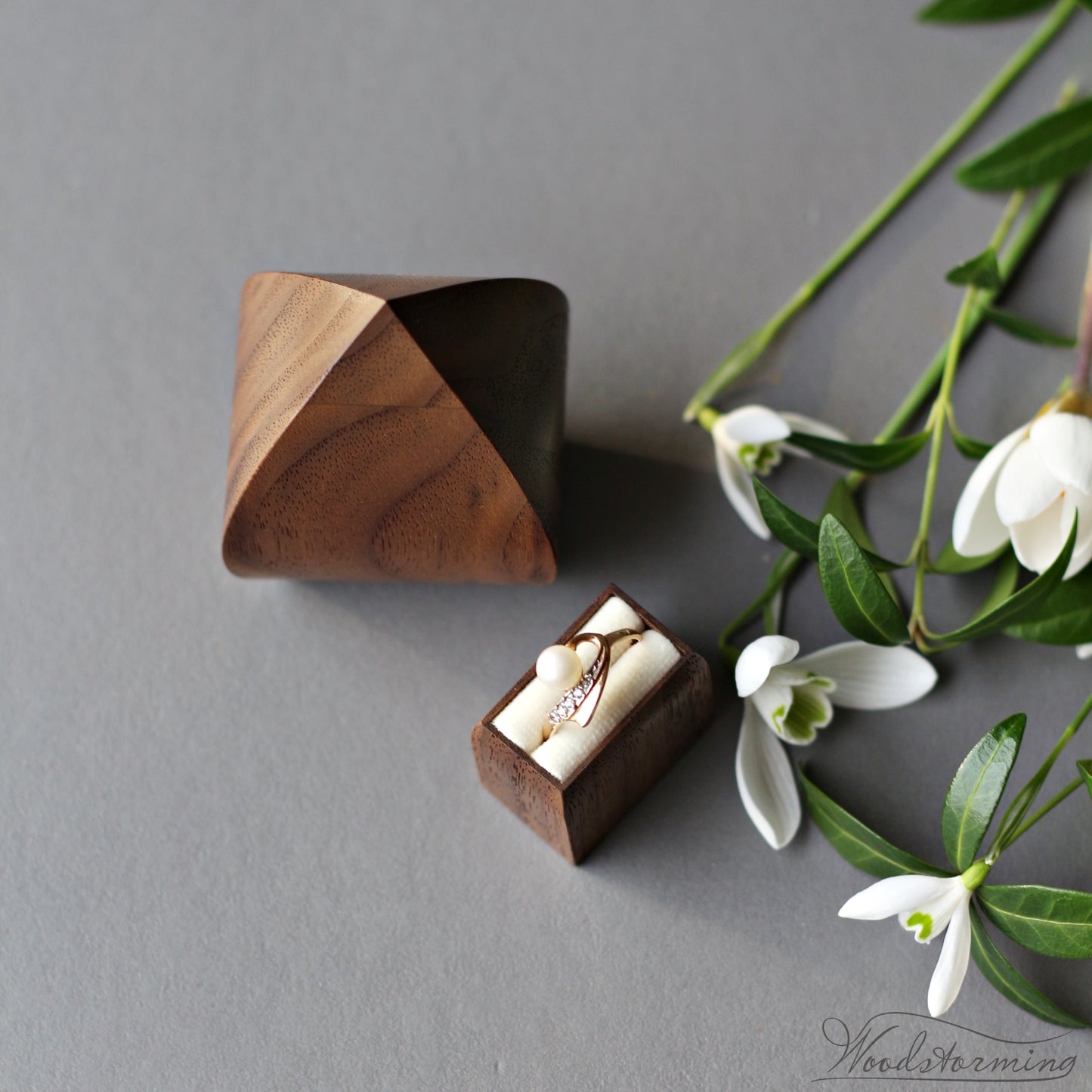 Unique engagement ring box - flower bud