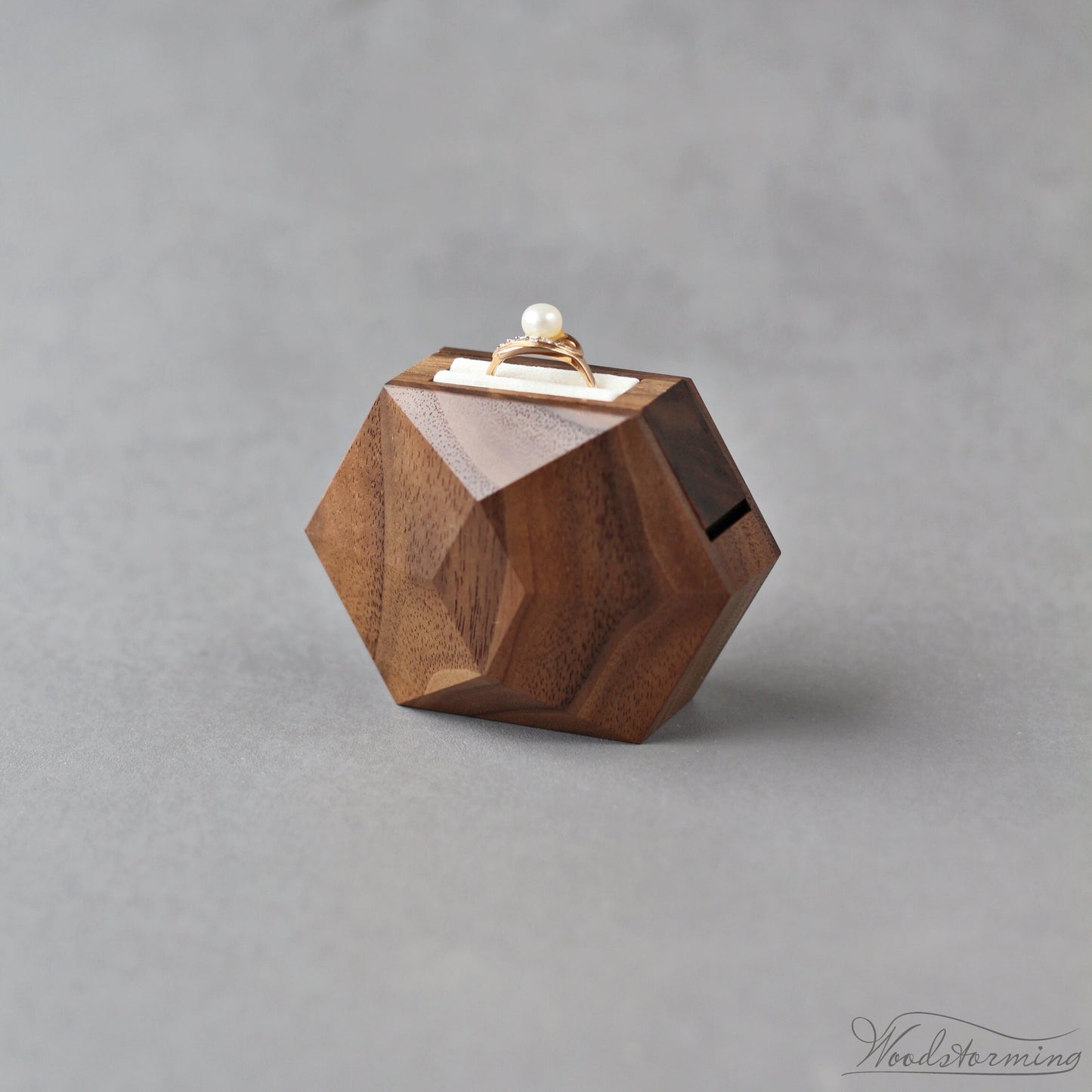 Wood engagement ring box - unique rotating ring box - small ring display box by Woodstorming