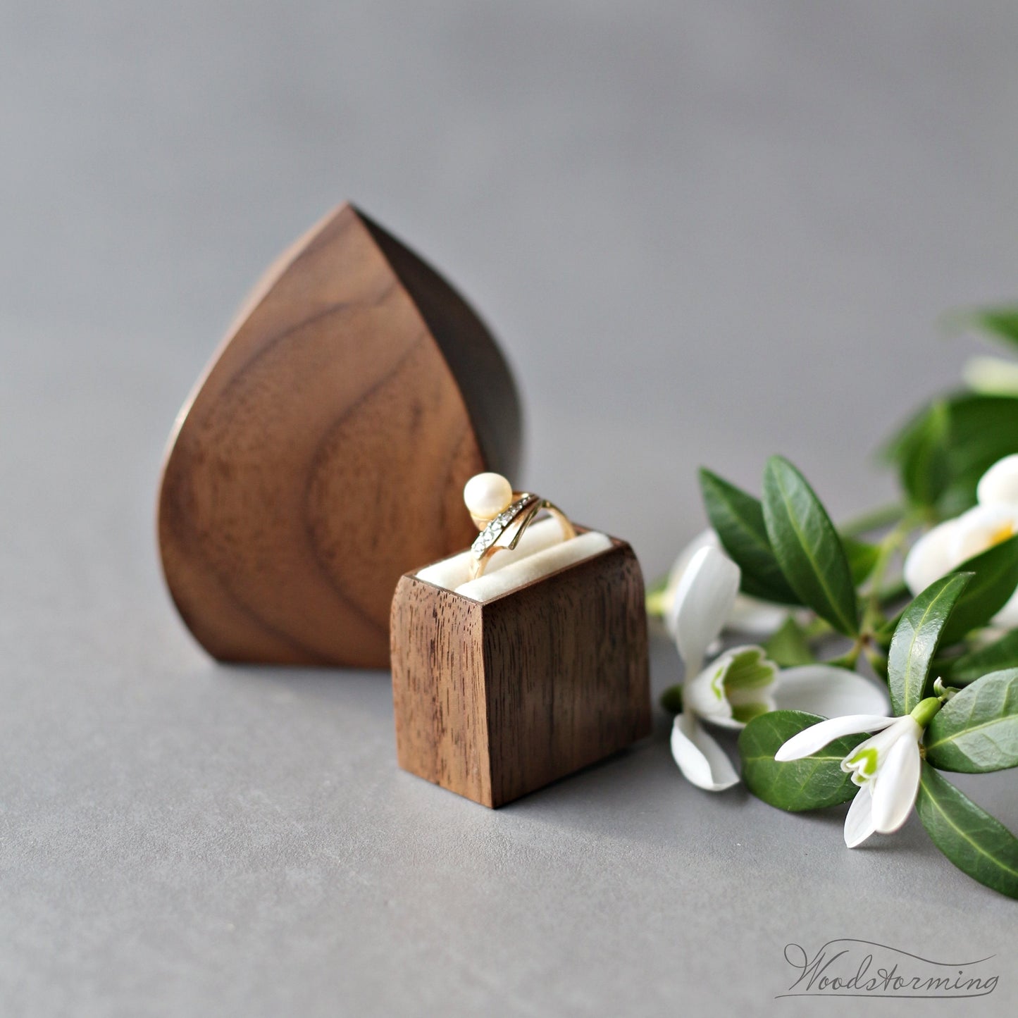 Unique engagement ring box - flower bud