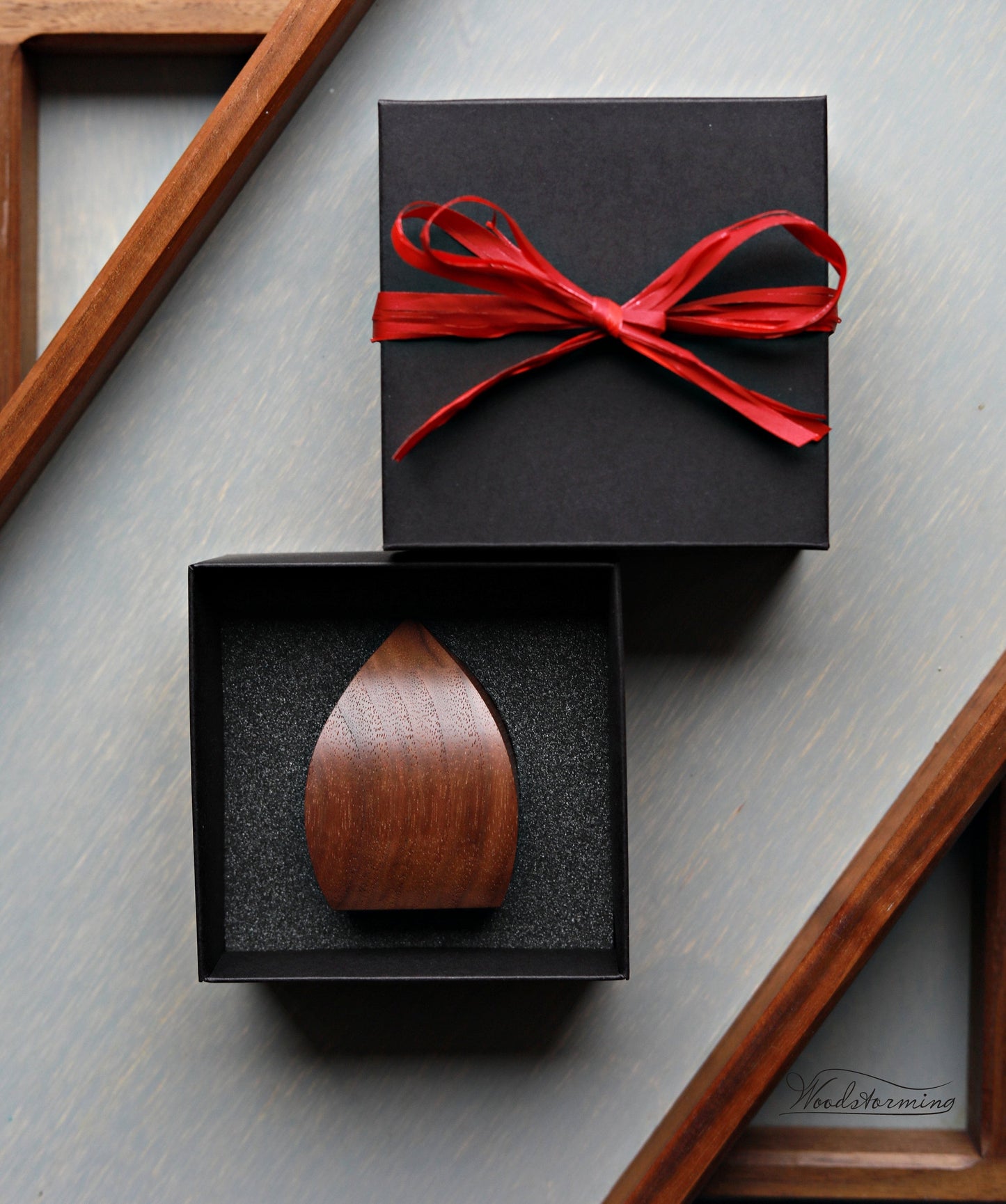 Unique engagement ring box - flower bud