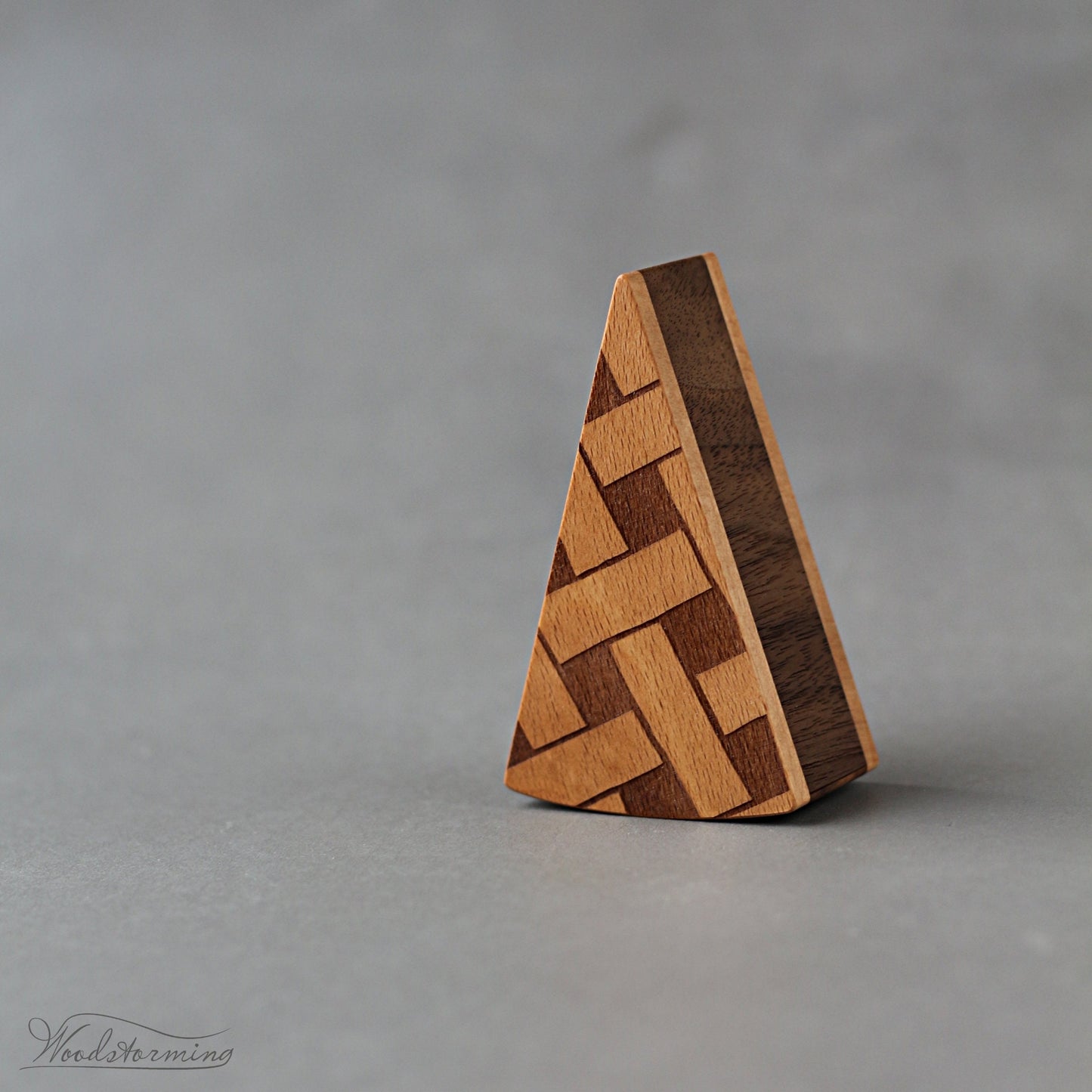 Pie shape ring box with secret drawer