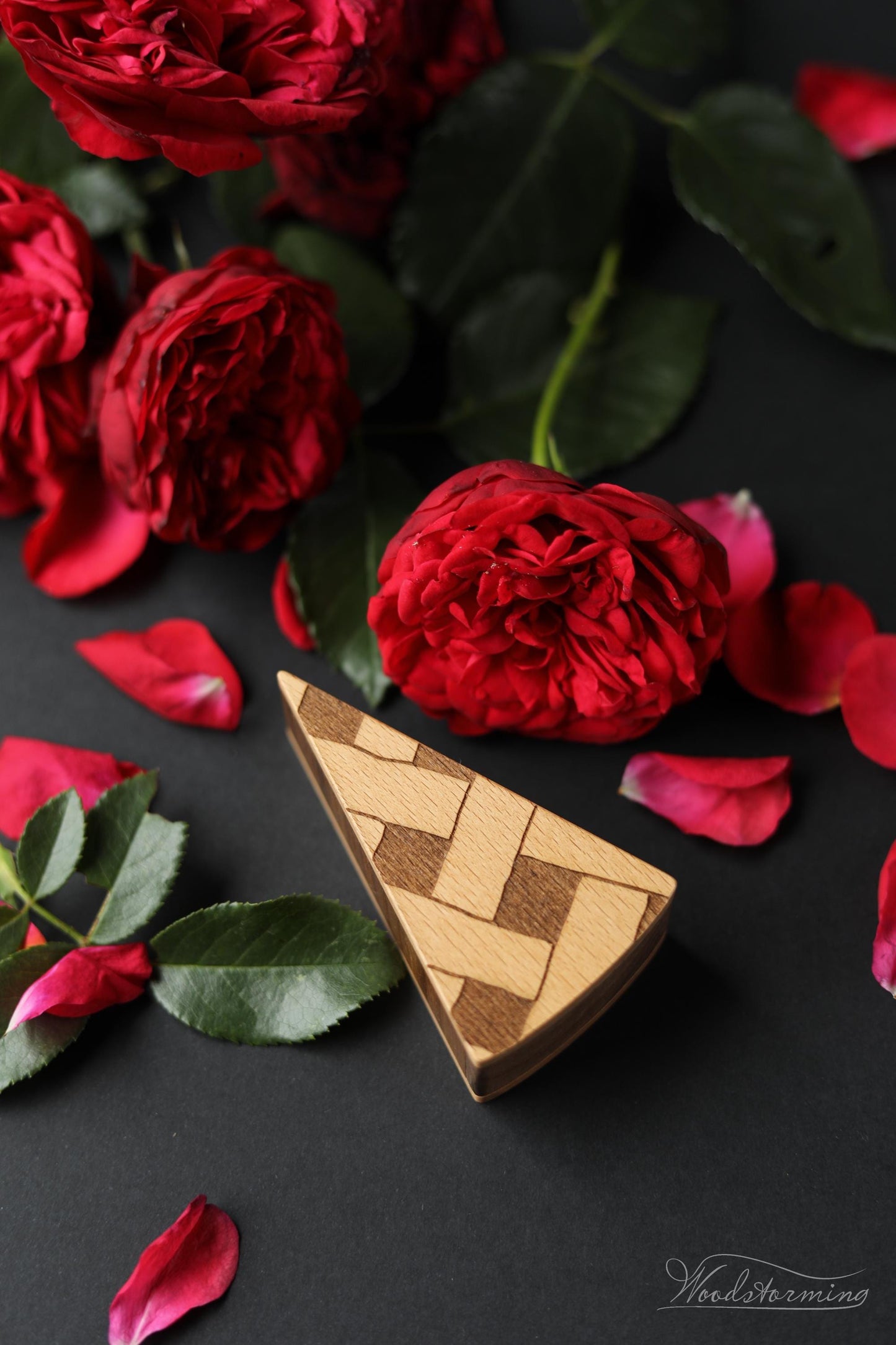 Pie shape ring box with secret drawer