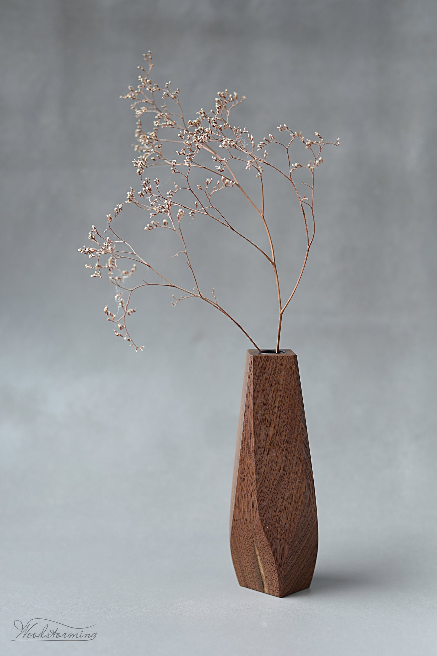 Wavy wood vase, minimalist flower vase by Woodstorming
