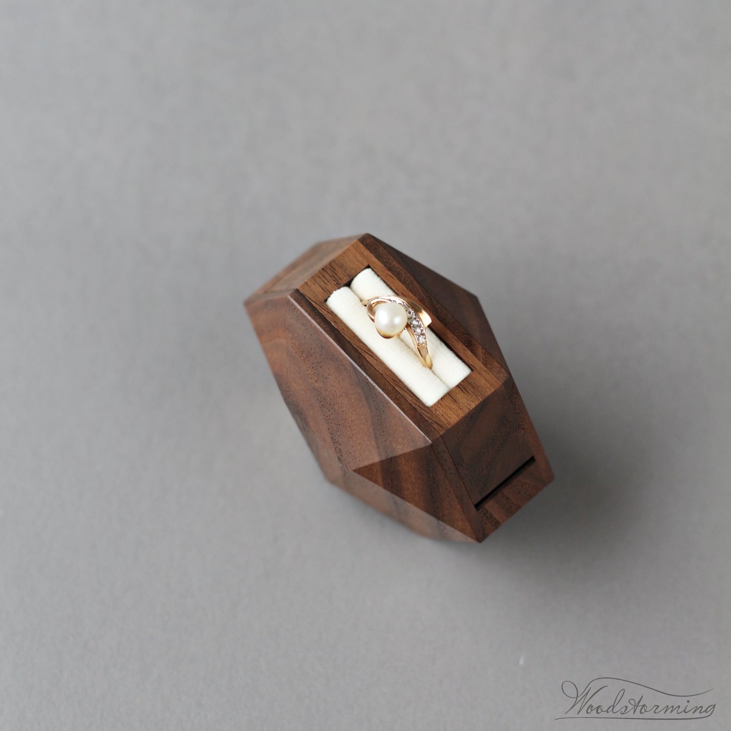 Wood engagement ring box - unique rotating ring box - small ring display box by Woodstorming
