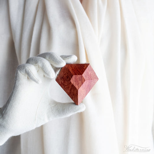 Diamond shape ring display box by Woodstorming