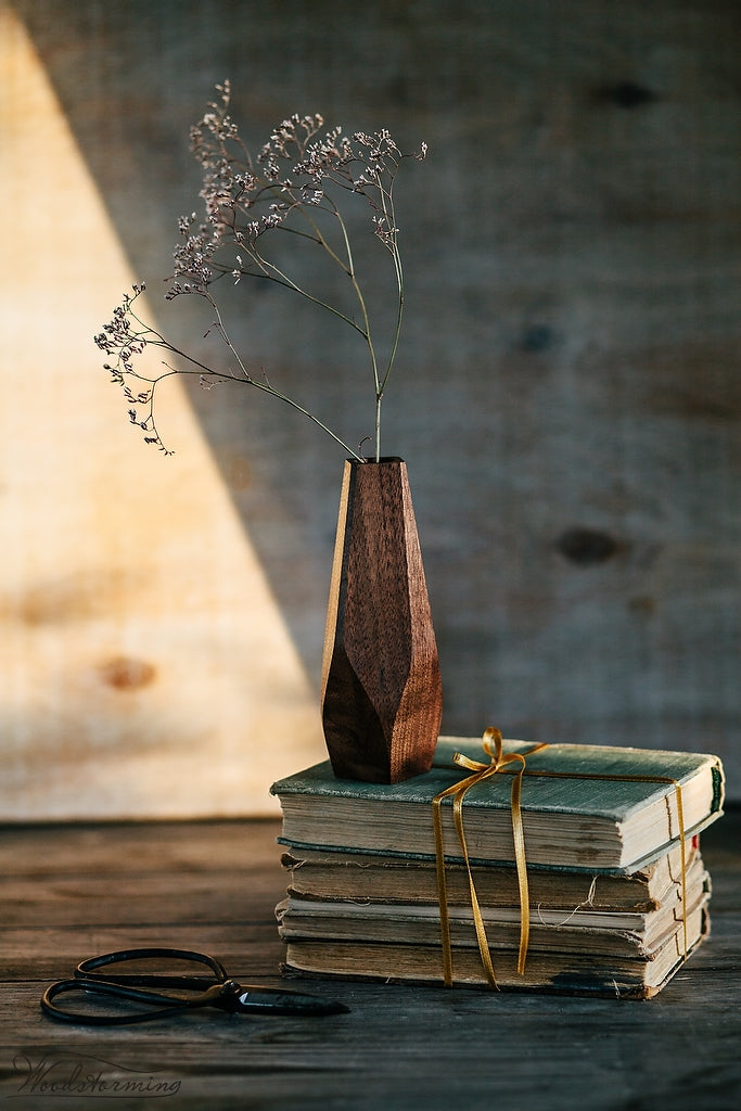 Wavy wood vase, minimalist flower vase by Woodstorming