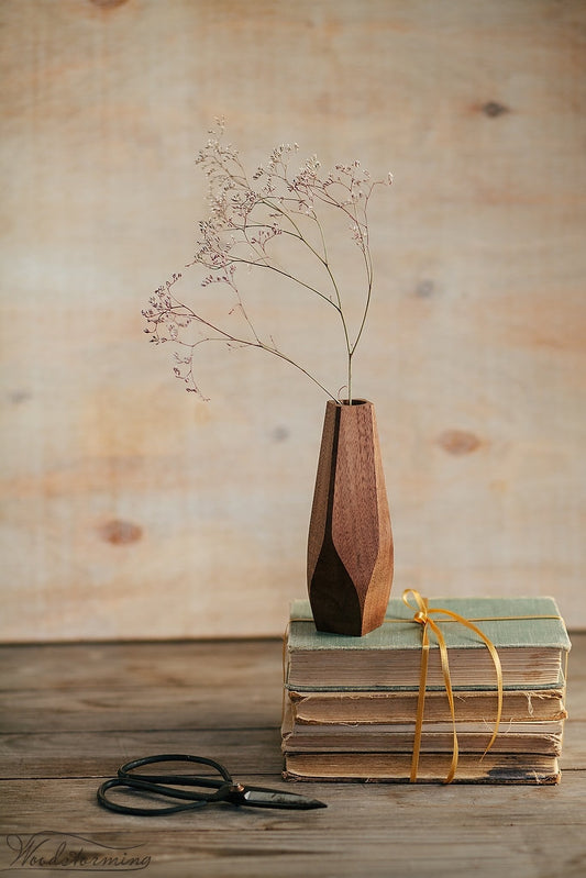 Wavy wood vase, minimalist flower vase by Woodstorming