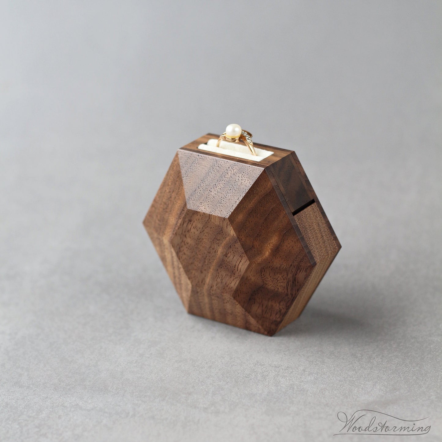 Hexagon proposal ring box, modern rotating minimalist ring display by Woodstorming
