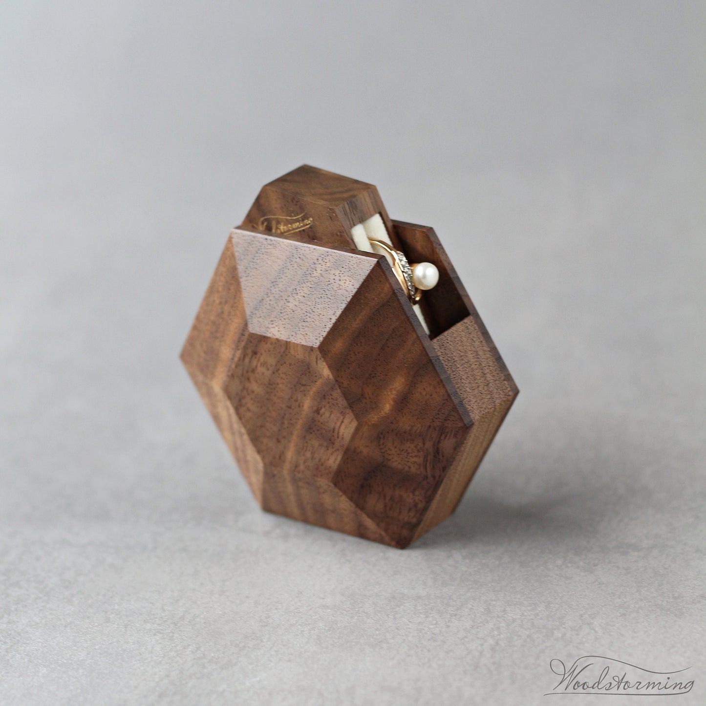 Hexagon proposal ring box, modern rotating minimalist ring display by Woodstorming