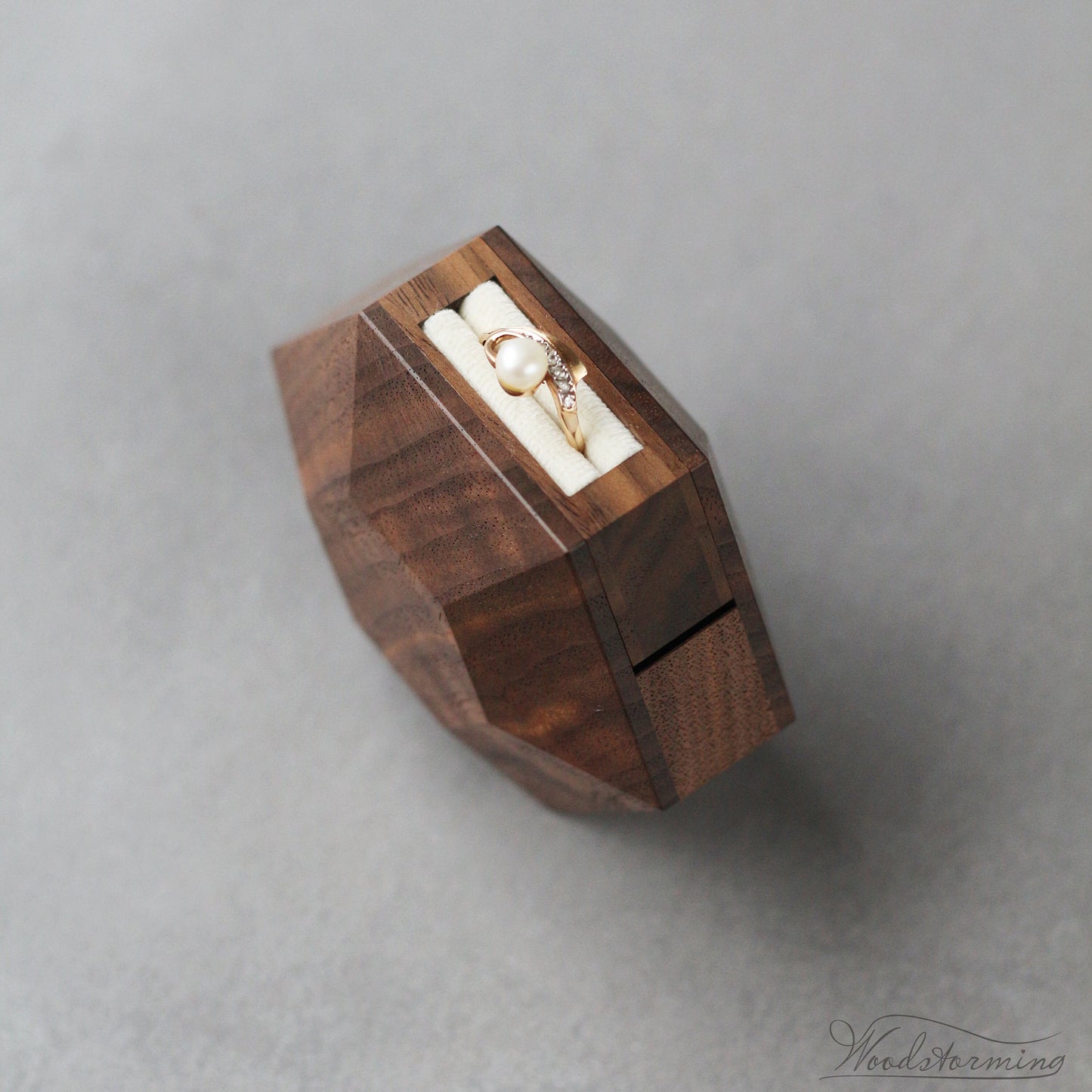 Hexagon proposal ring box, modern rotating minimalist ring display by Woodstorming