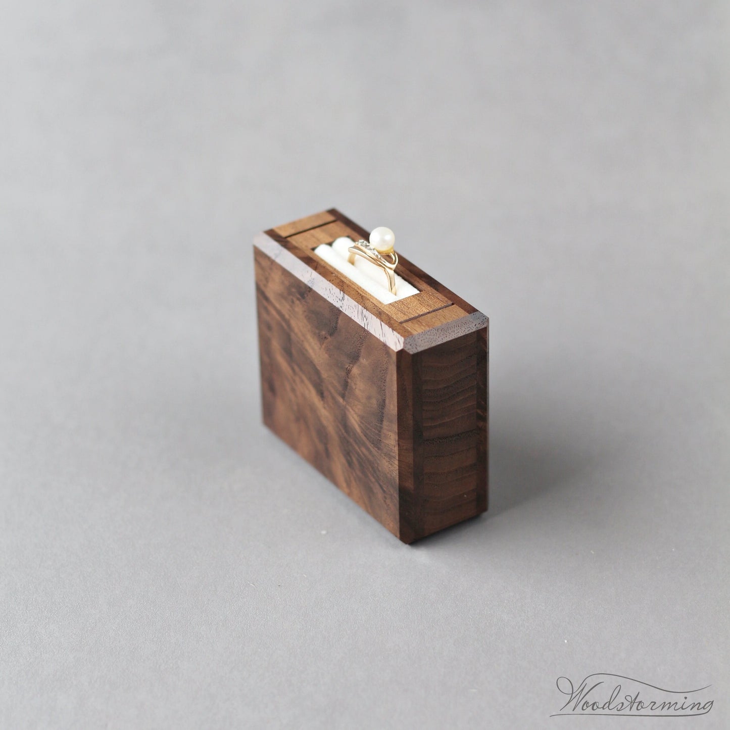 Rectangular rotating ring display box, secret proposal box in walnut