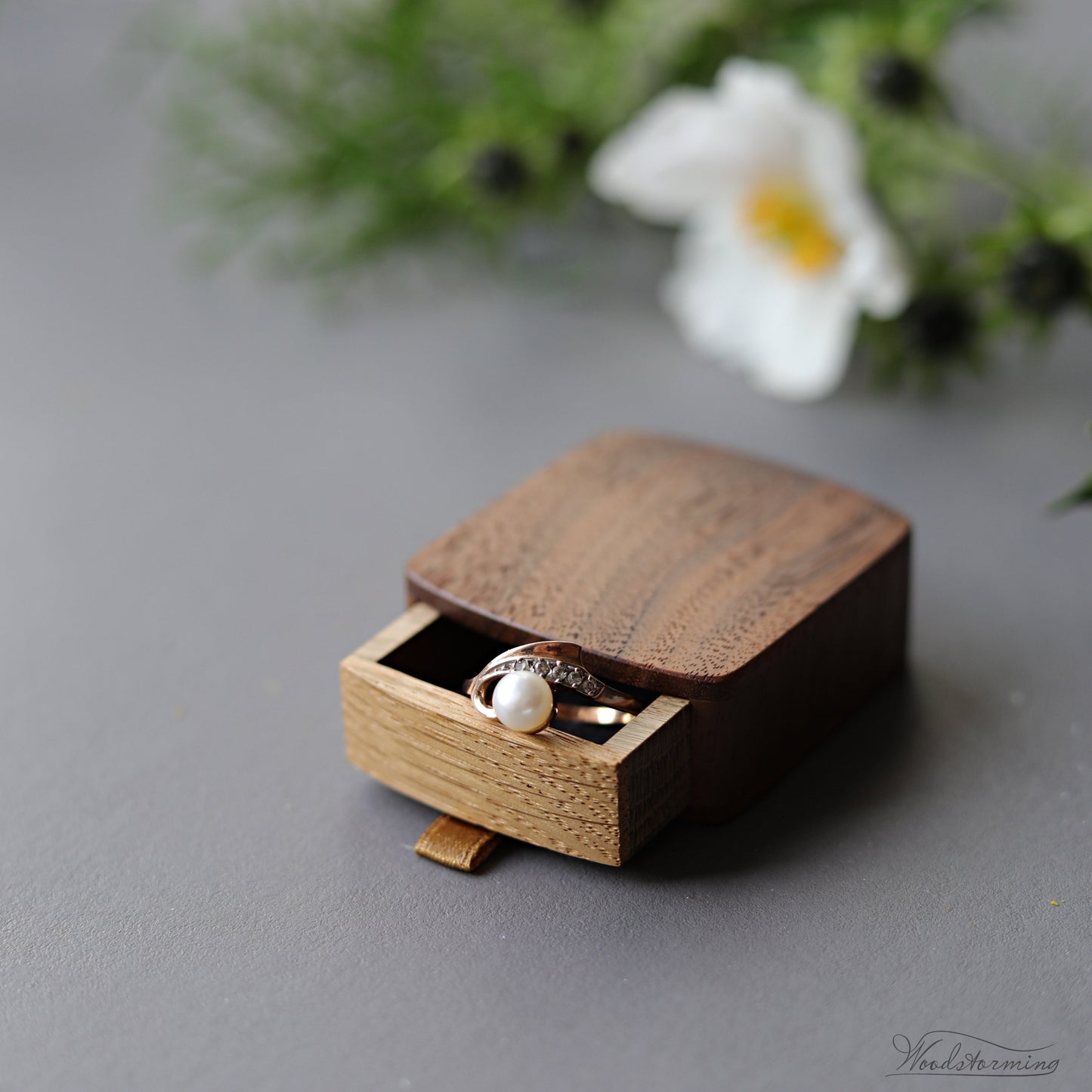 Tiny proposal ring box Woodstorming